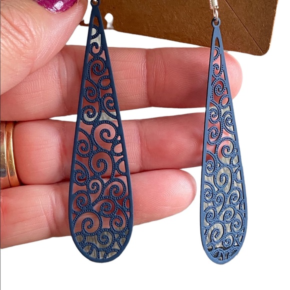 Navy Blue Cutout Metal Elongated Teardrop Design Earrings - Picture 4 of 5